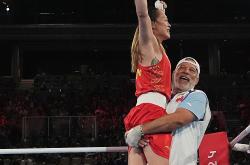 开云体育app-冷门频出！奥运会战况跌宕起伏