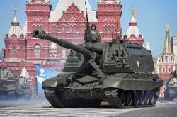 开云体育官网-足球之夜的双重征服，当团队山脉与个人星辰同时闪耀