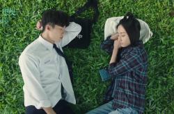 开云体育中国-重归王座与草根逆袭，东西部同时上演的篮球正名之战