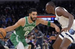 开云体育-南韩男篮鏖战灰熊，米切尔制霸全场