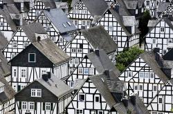 开云体育APP下载-从亚洲到欧洲—压力如何锻造两种截然不同的胜利