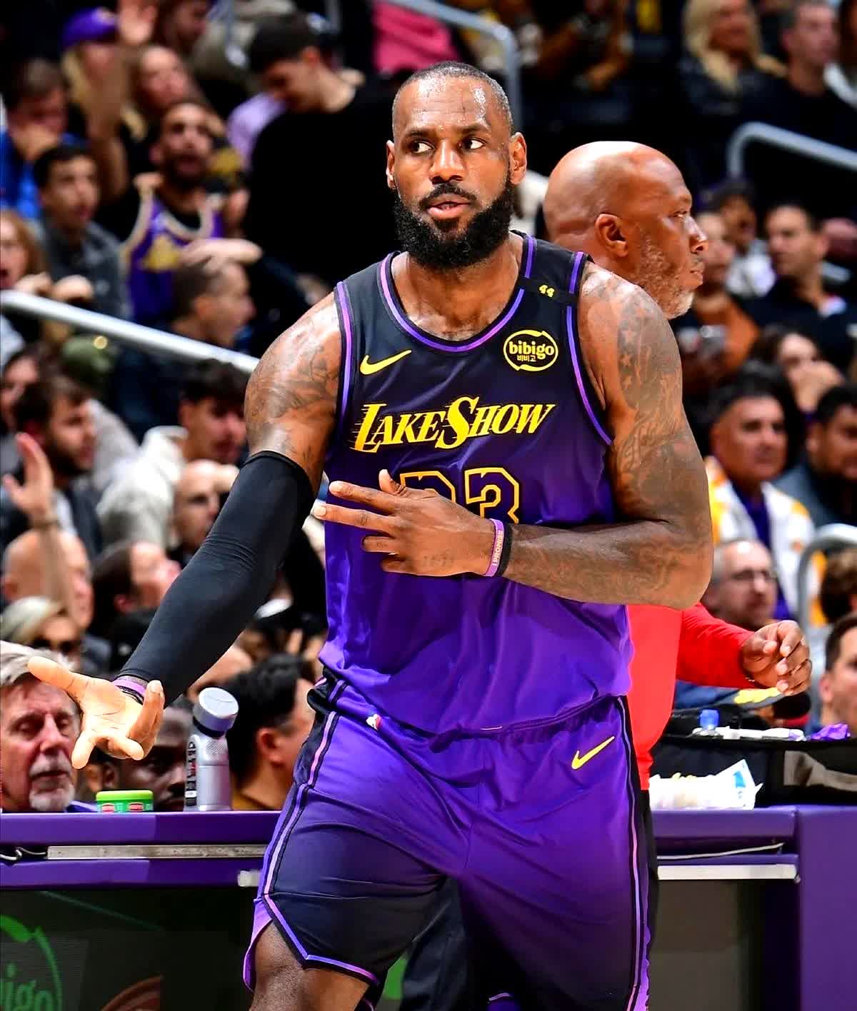 奇才横扫76人，詹姆斯惊艳世界