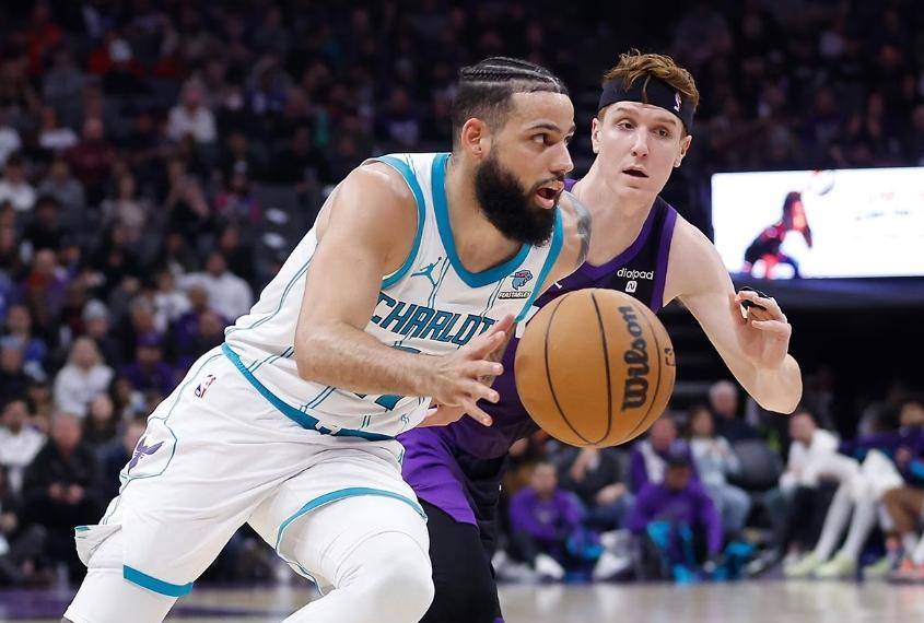 爵士爆冷黄蜂,汉密尔顿送出助攻 爵士爆冷黄蜂,汉密尔顿送出助攻