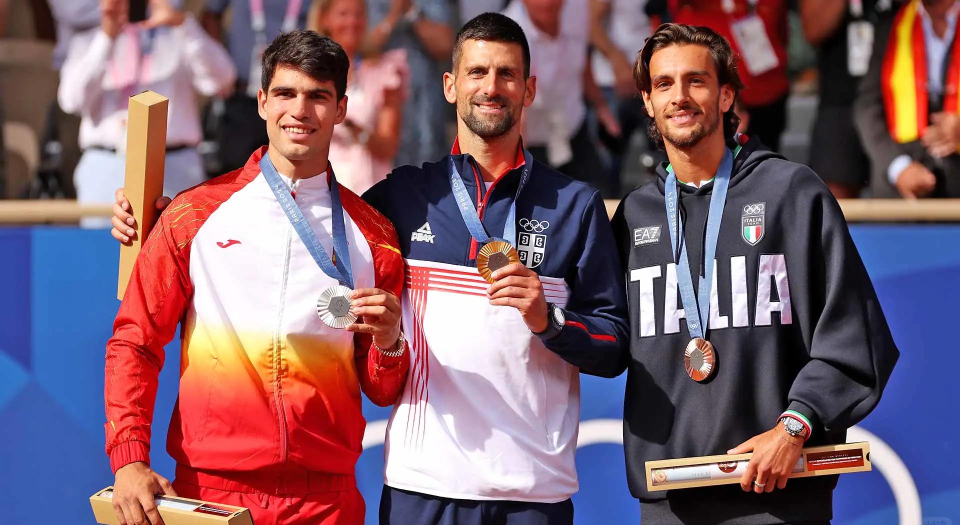 法国网球队完胜西班牙网球队，德约科维奇完成帽子戏法