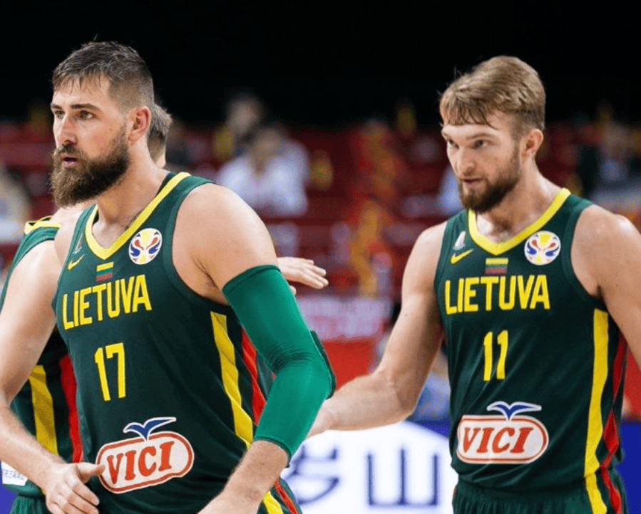 澳大利亚男篮轻取美国男篮，萨博尼斯关键制胜的简单介绍