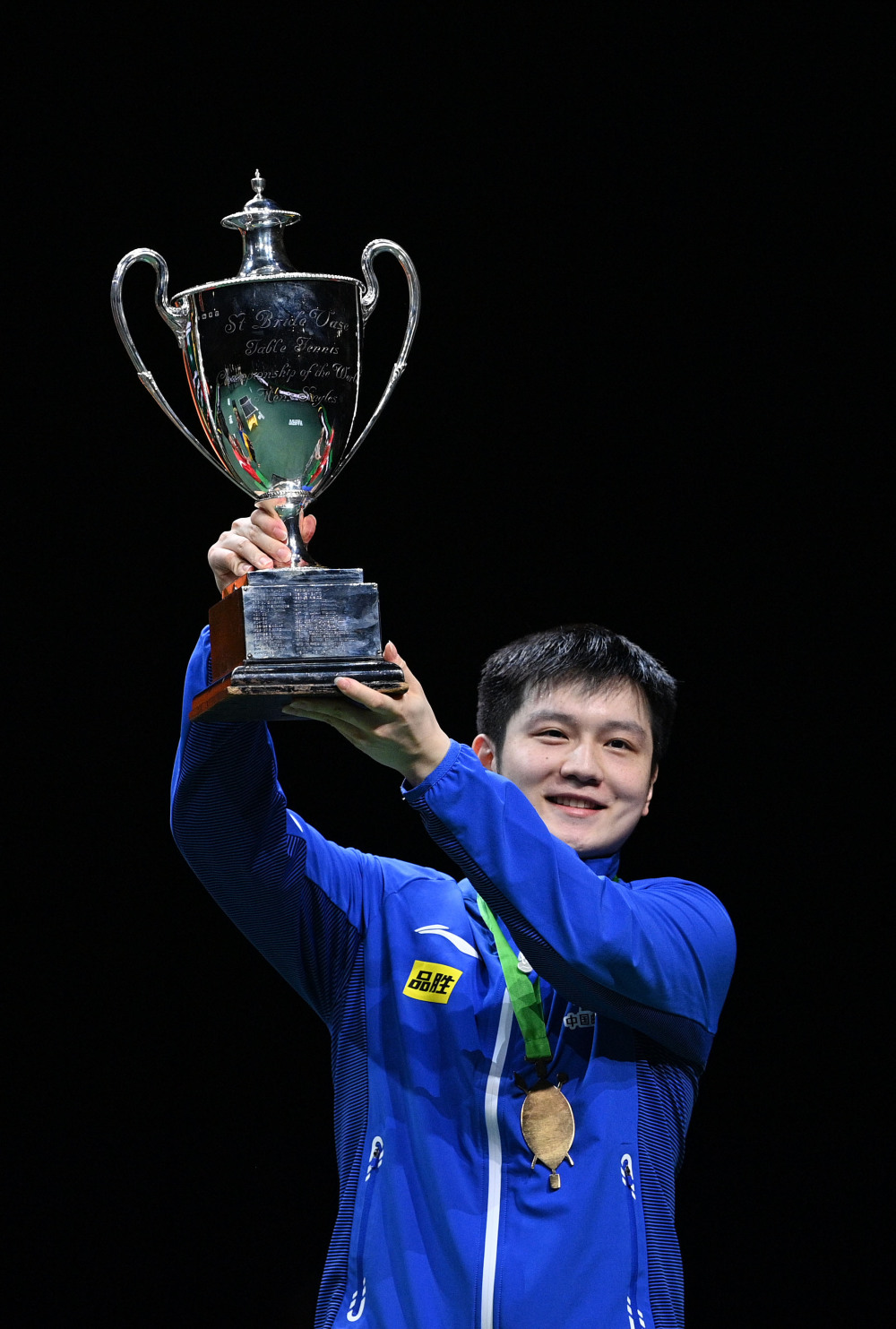 中国乒乓球队爆冷波兰乒乓球队，樊振东高光表现的简单介绍