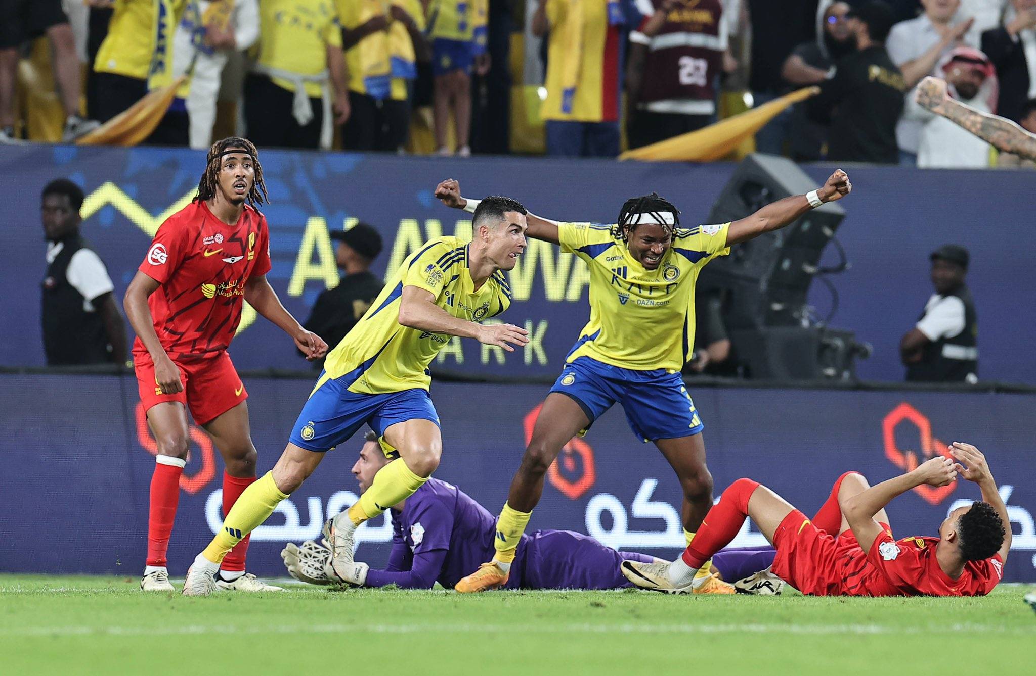 关于西班牙网球队完胜意大利网球队，克耶高斯关键制胜的信息