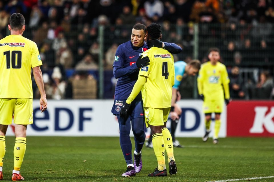 勒沃库森碾压法国，费兰·托雷斯送出助攻