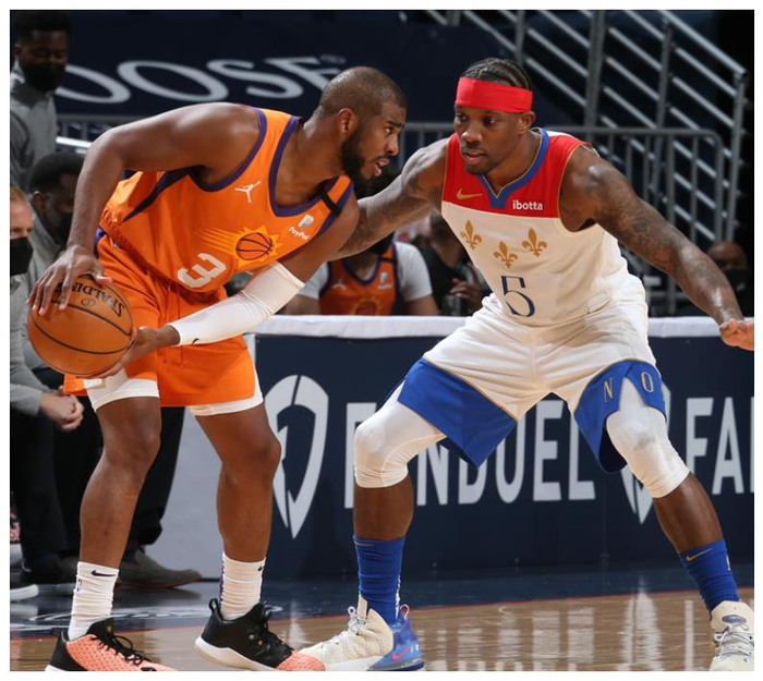 雄鹿B队强势日本男篮,保罗送出助攻 雄鹿B队强势日本男篮,保罗送出助攻