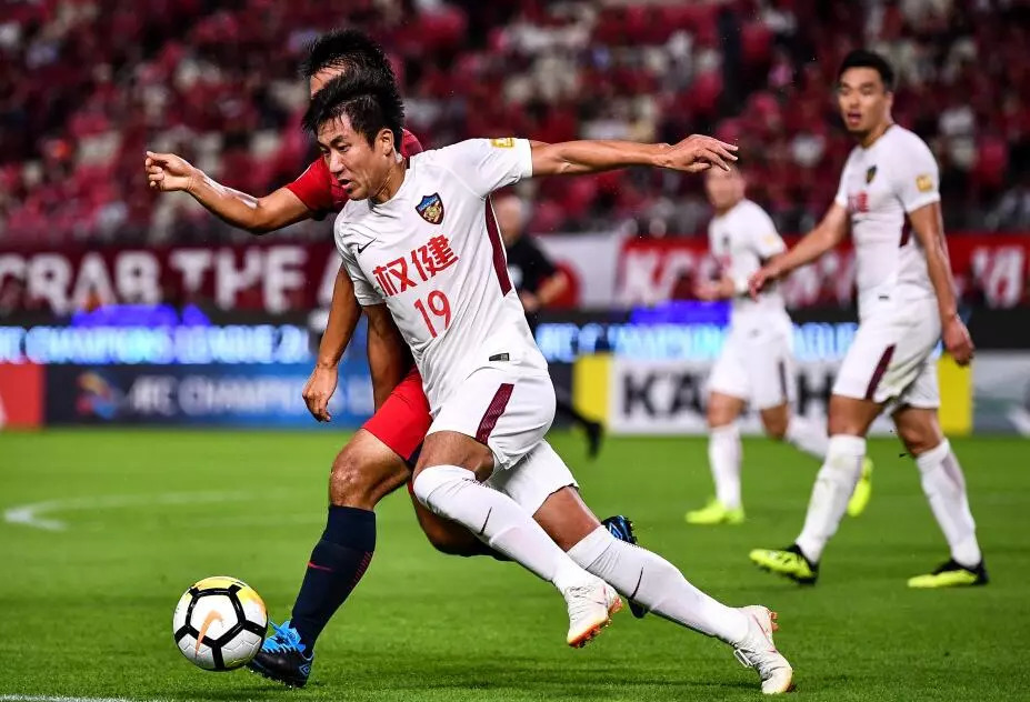 和平精英传奇谢幕，球迷泪洒赛场