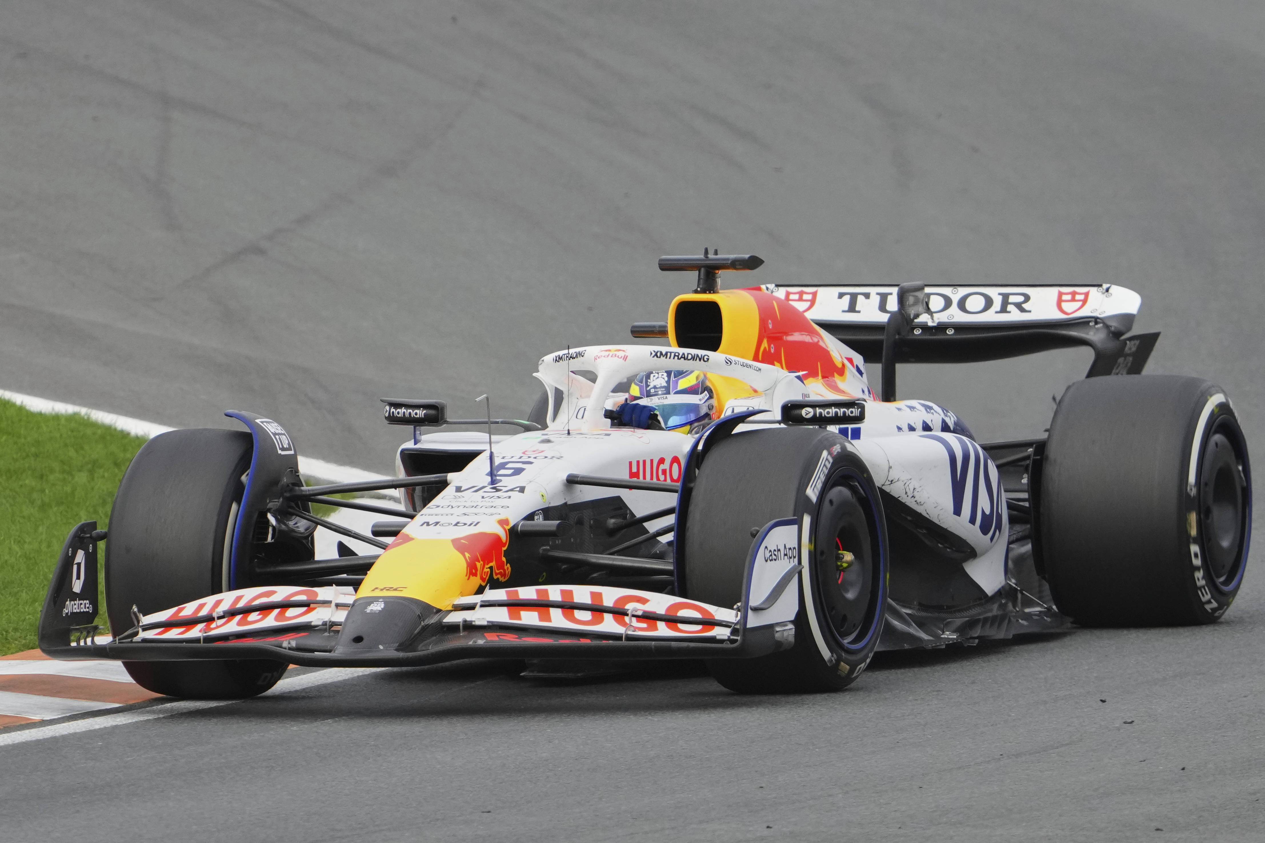 迈凯伦鏖战红牛二队，周冠宇扛起全队的简单介绍