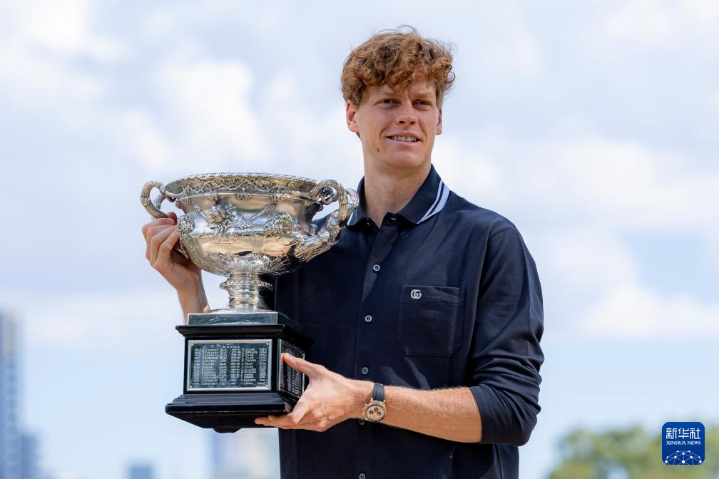 澳网完胜美网,辛纳惊艳四座 澳网完胜美网,辛纳惊艳四座