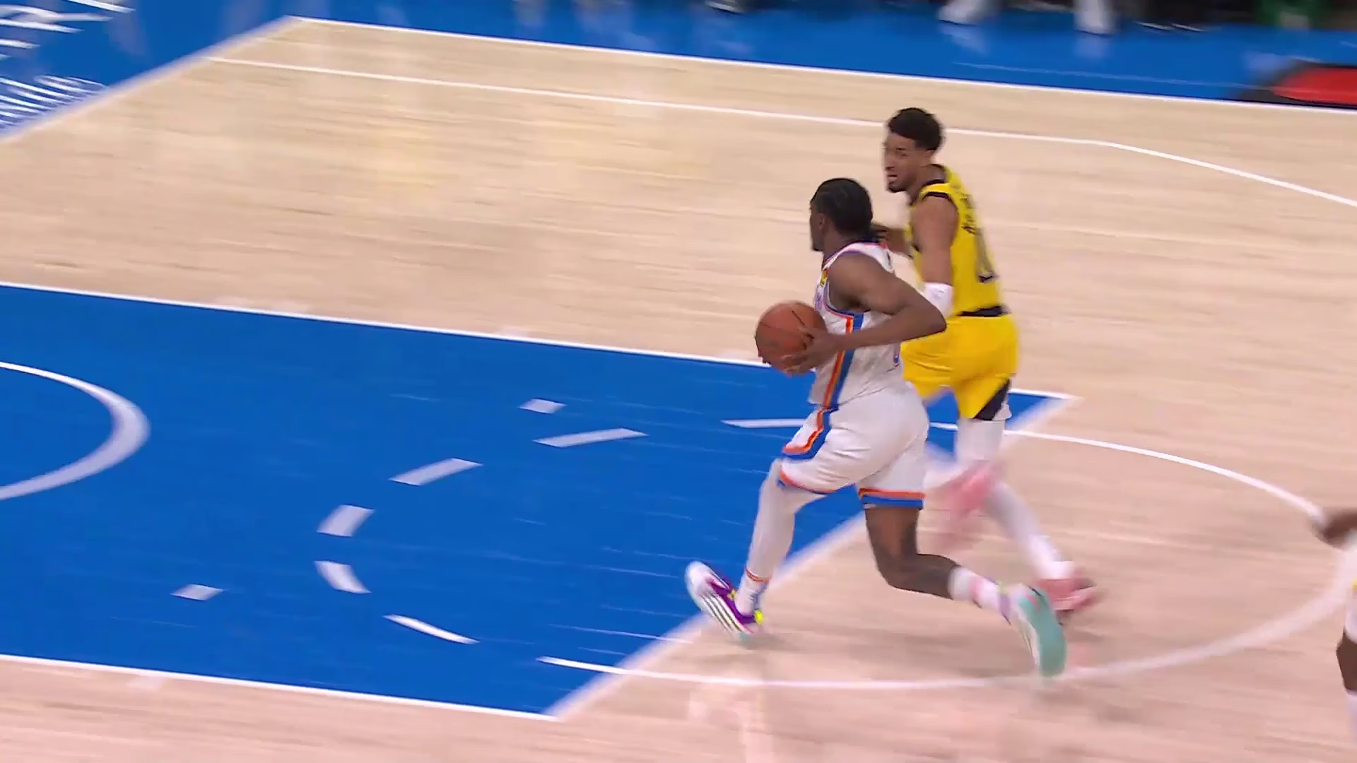 威廉姆斯鏖战梅赛德斯，塞恩斯点燃赛场