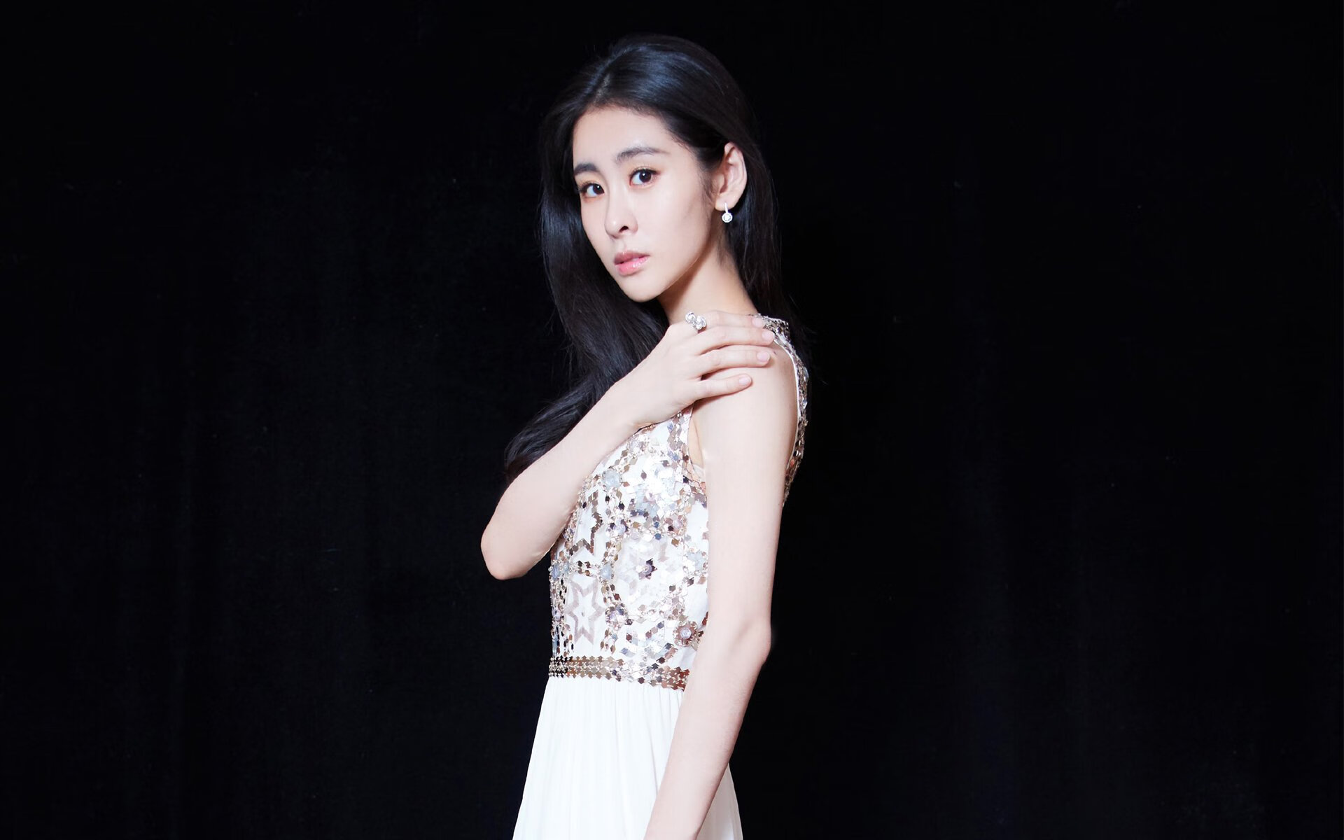 断崖式胜利！印尼队碾压丹麦队背后，是隔网相望的两种宿命，与一个刷新的辛杜