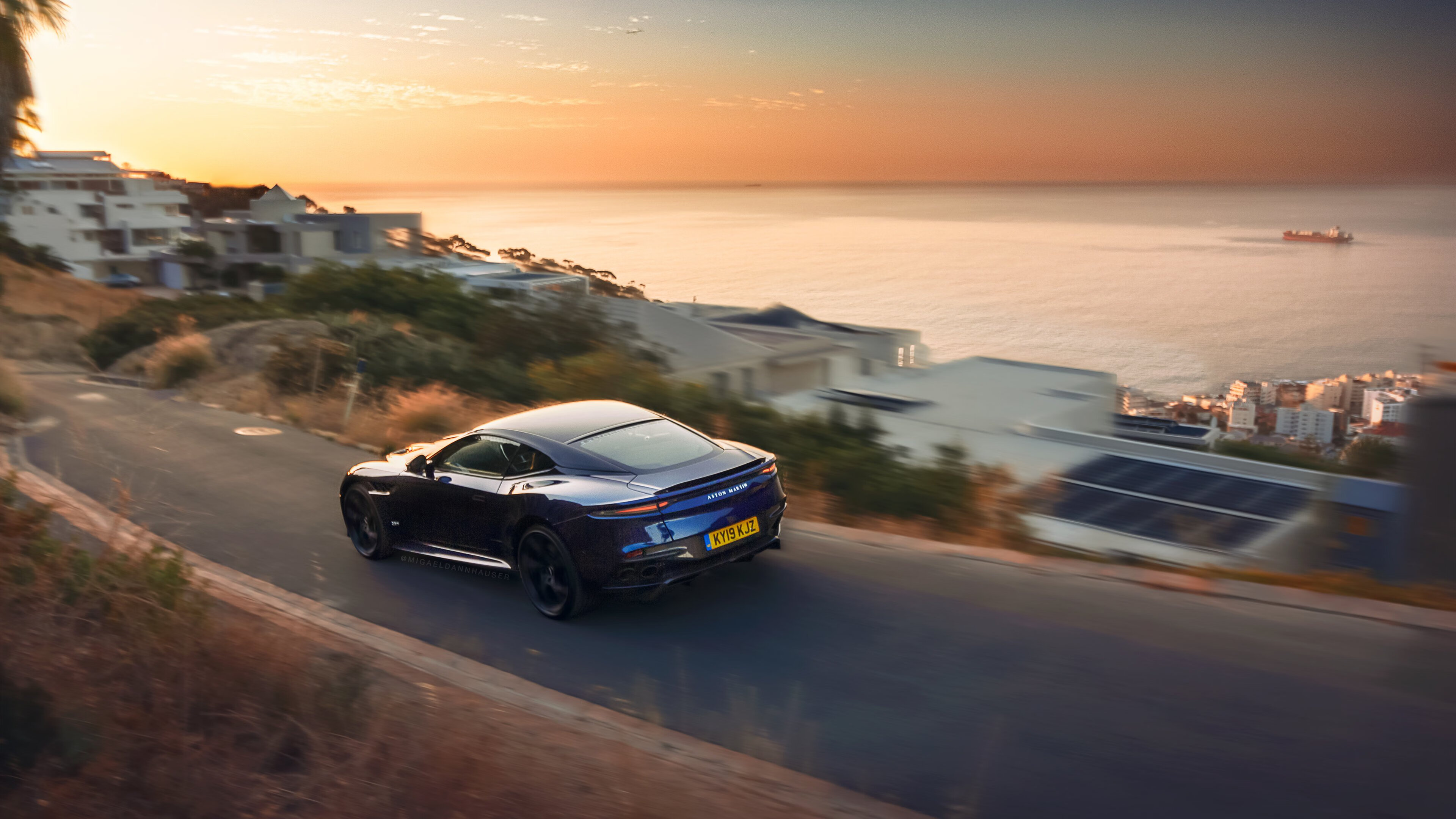 阿隆索王者归来，雷诺车队碾压迈凯伦，统治全场