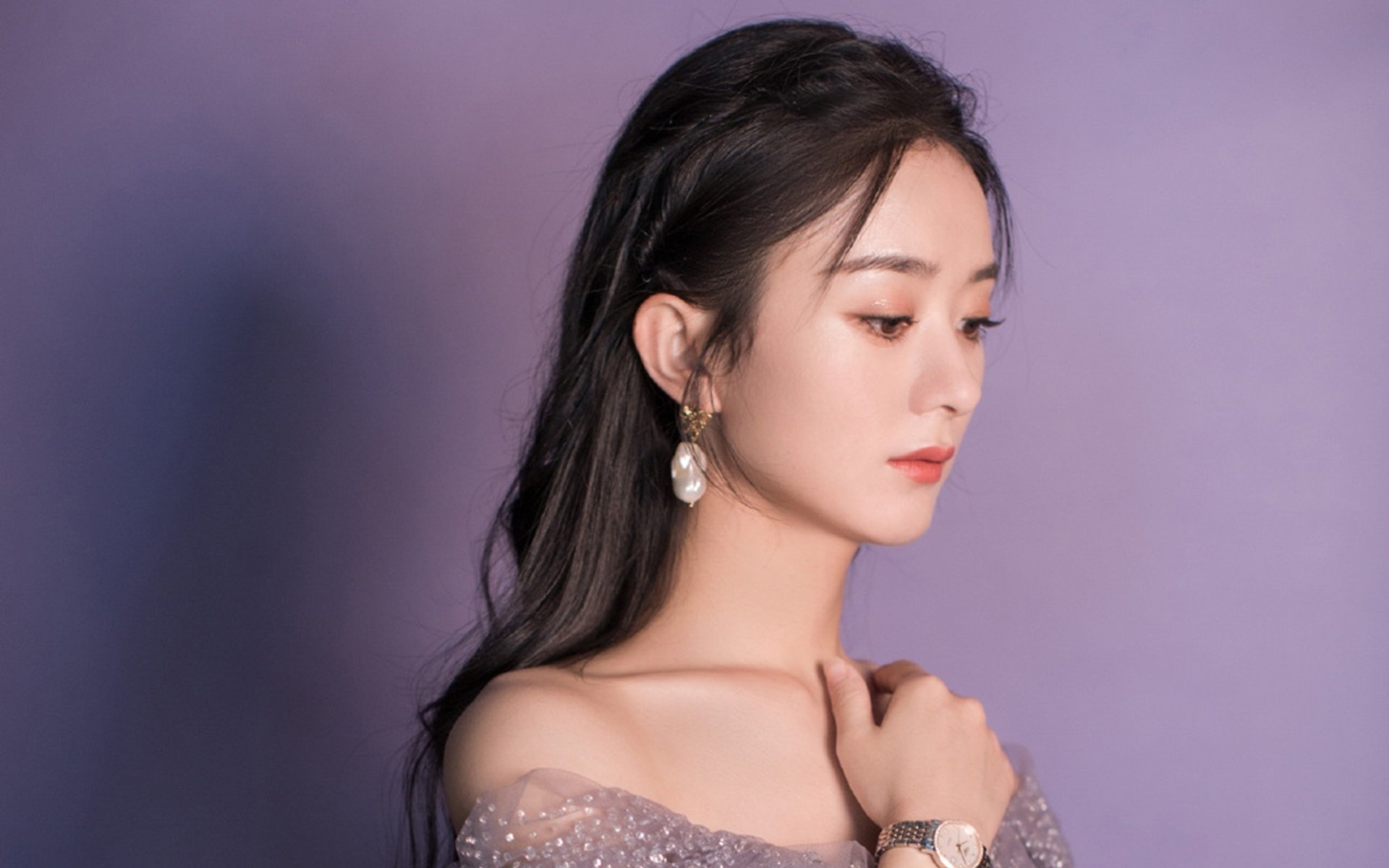 双星闪耀凌晨的赛场之上，当雄鹿力克广东印证坚韧，小贾伦于德甲争冠战接管未来