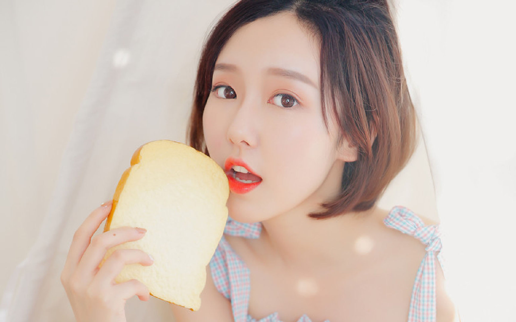 金色风暴与蓝色叹息，当荷兰战术铁壁吞噬那不勒斯，内马尔的魔幻演出又如何沦为胜利注脚？